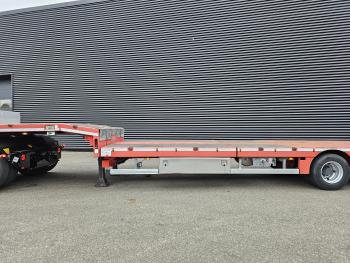 3 x steering axle / hydraulic ramp / hydraulic bed